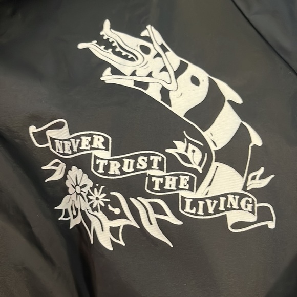 Beetlejuice wind breaker - Picture 5 of 5